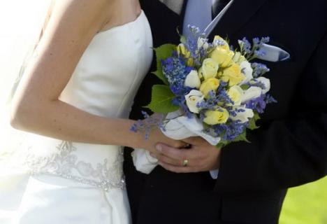 Mirii, invitaţi la Lotus: "The wedding - making of"